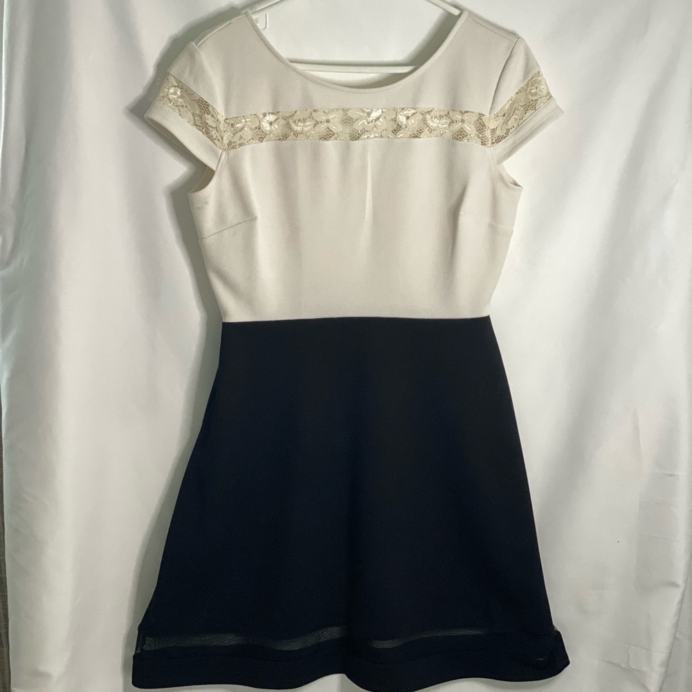 En Focus Studios Black and cream dress